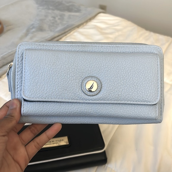 2 Wallets - Picture 3 of 3